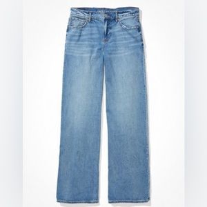 AE low-rise skater jean in size 2 short